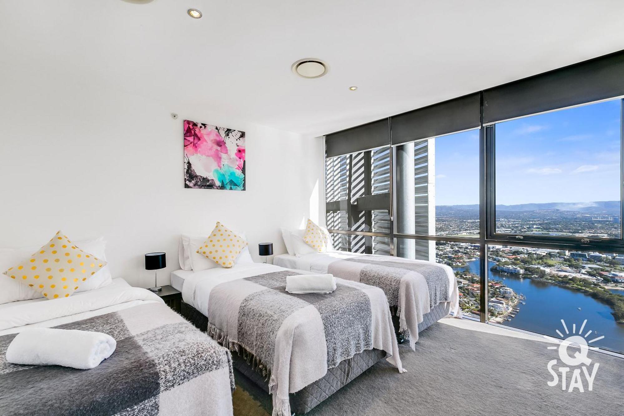 Circle On Cavill - Qstay Gold Coast Exterior photo