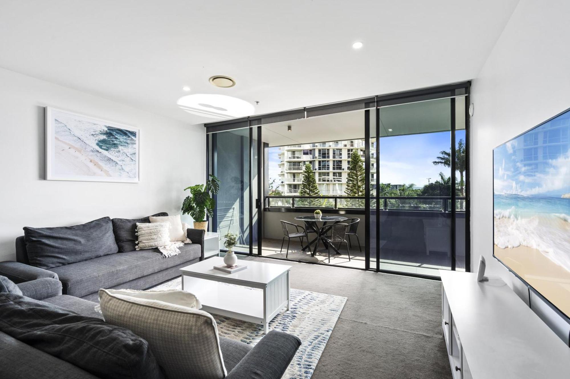 Circle On Cavill - Qstay Gold Coast Exterior photo