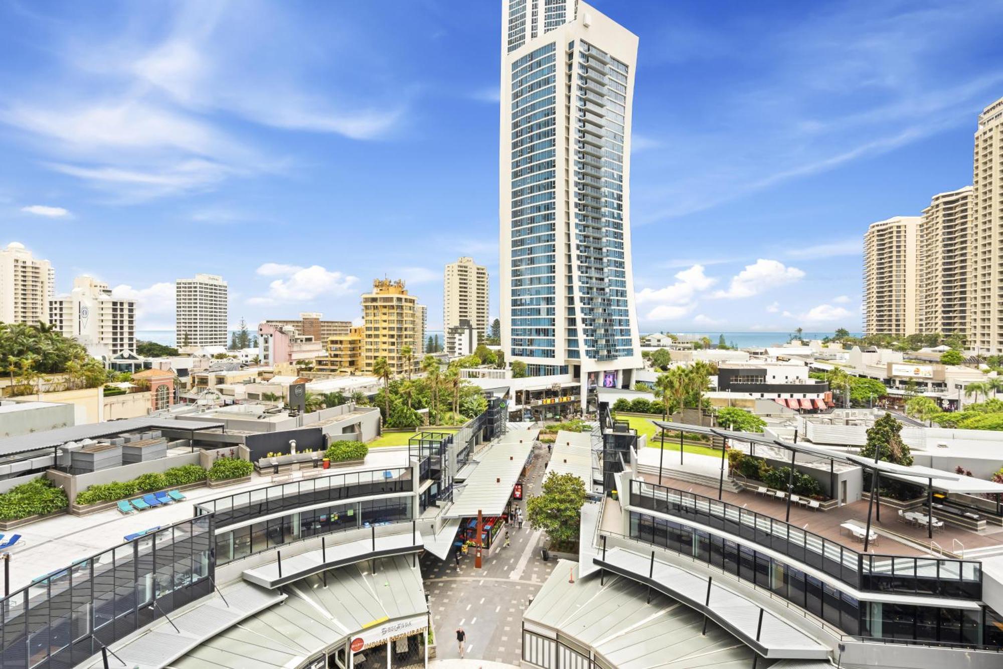 Circle On Cavill - Qstay Gold Coast Exterior photo