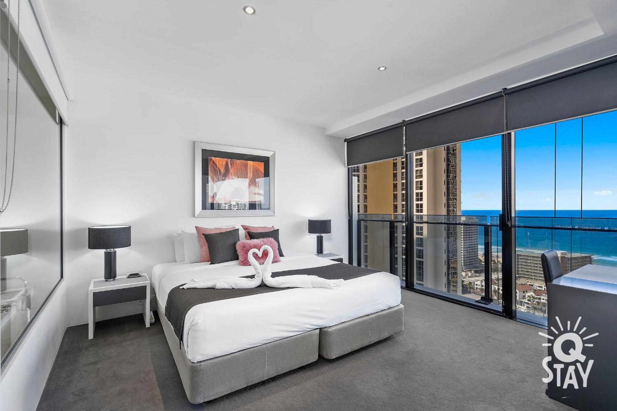 Circle On Cavill - Qstay Gold Coast Exterior photo