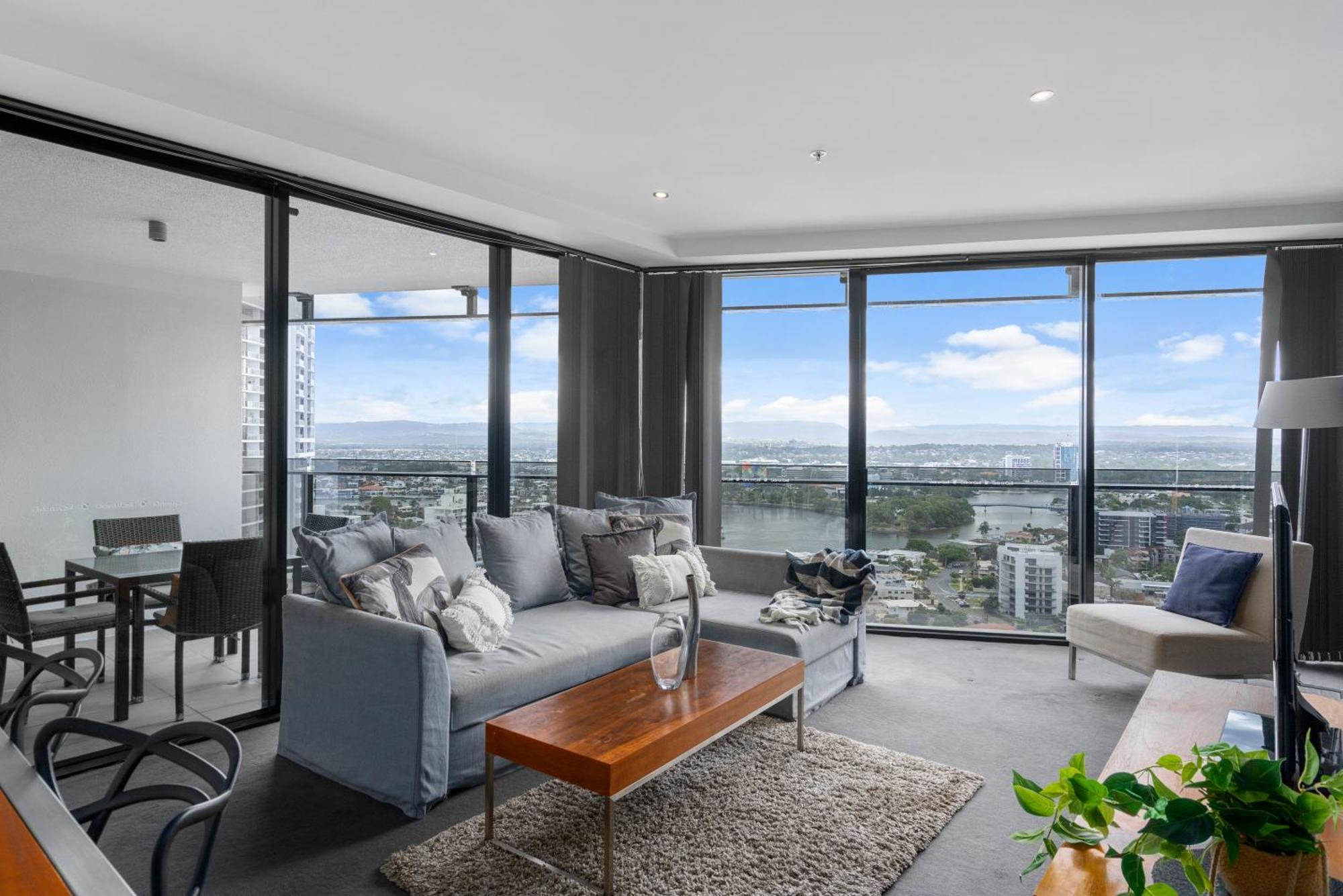 Circle On Cavill - Qstay Gold Coast Exterior photo