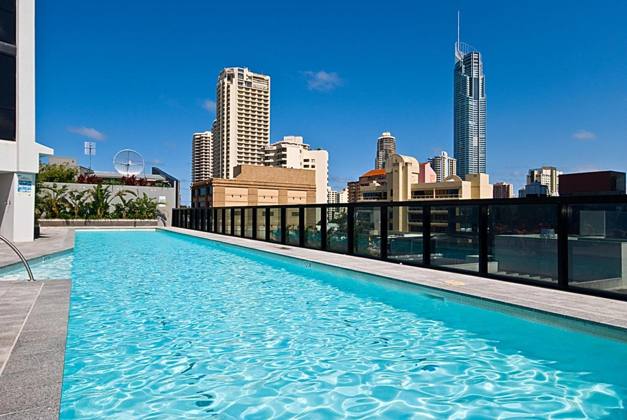 Circle On Cavill - Qstay Gold Coast Exterior photo