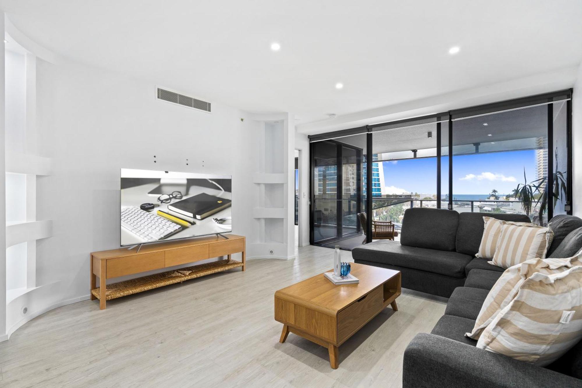 Circle On Cavill - Qstay Gold Coast Exterior photo