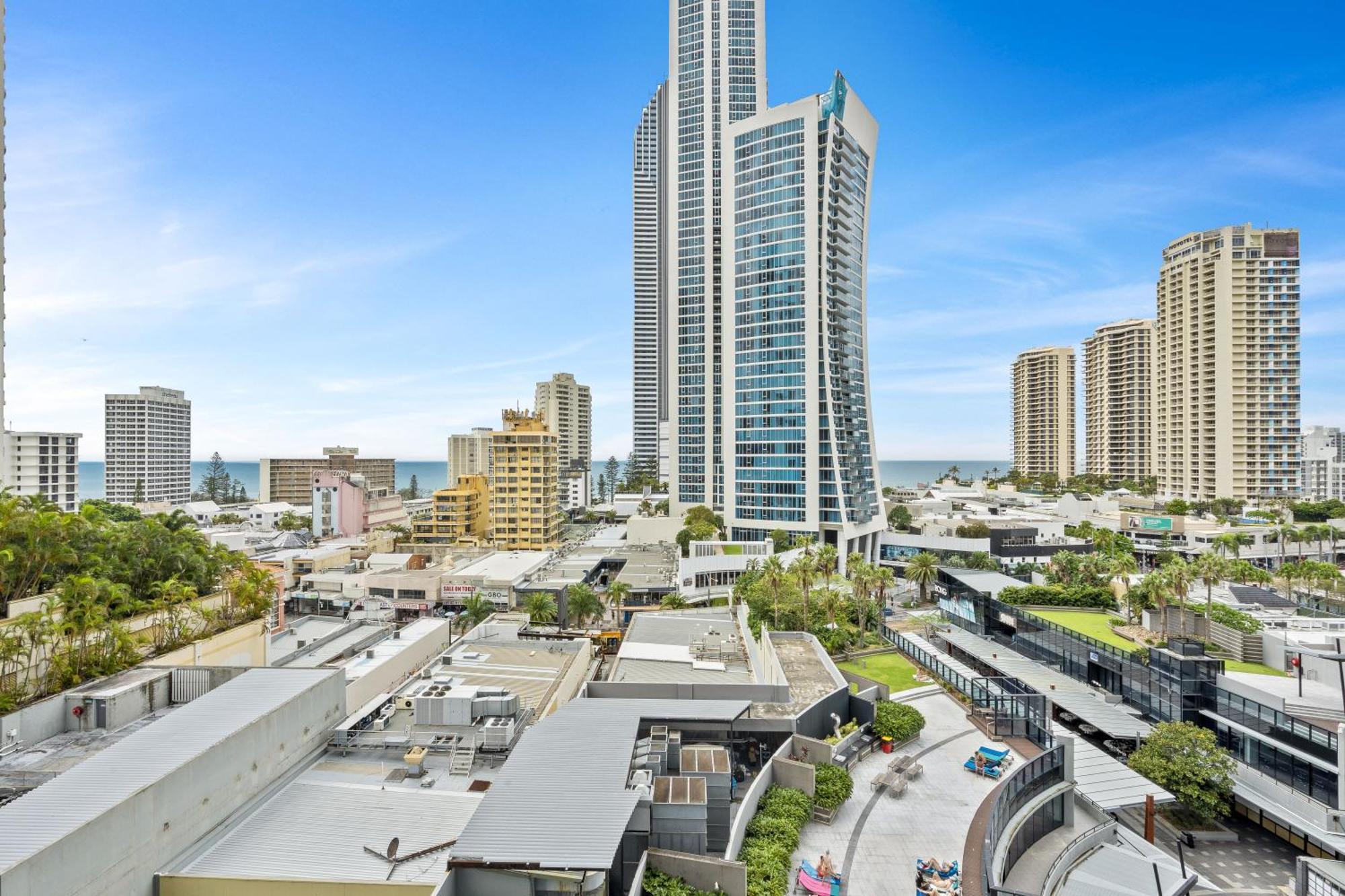 Circle On Cavill - Qstay Gold Coast Exterior photo